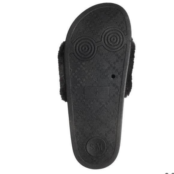 ❤️LAST NEW 10 Steve Madden Black Faux Fur Slides - Picture 5 of 12